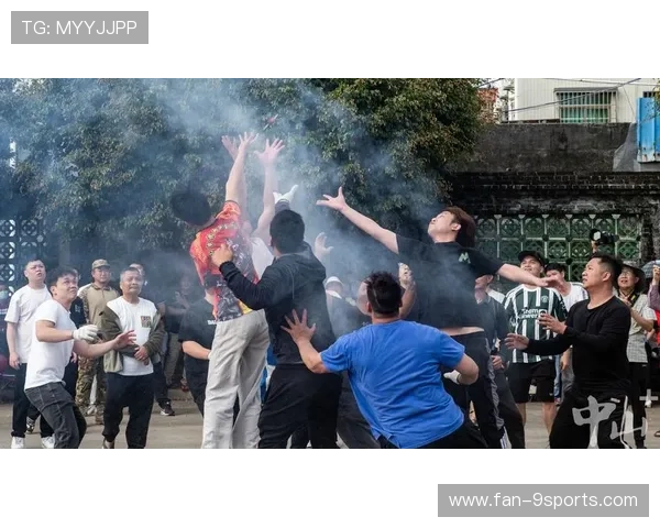 观众热情：现场气氛爆棚，掌声不断！，现场观众的热情